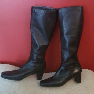 Stuart Weitzman, black boots size 8.